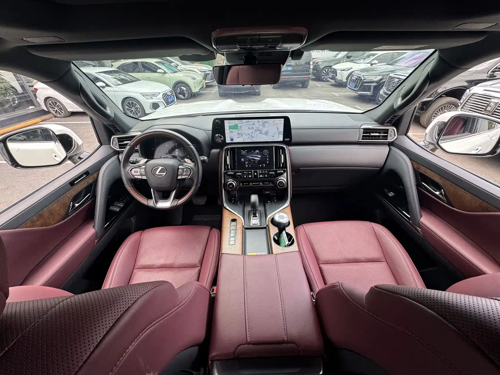 Фото 13 - Lexus LX