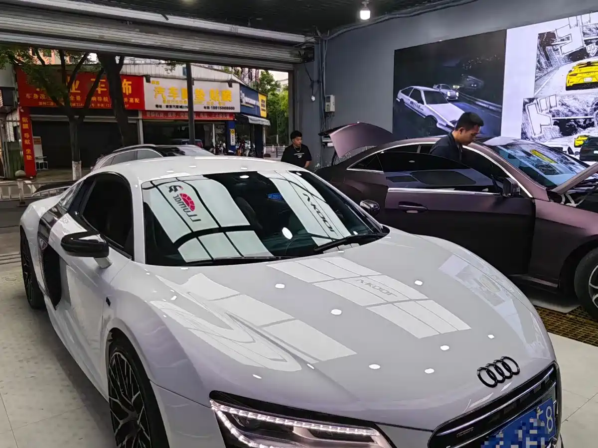 Audi R8 2014 5.2 FSI quattro фото 3