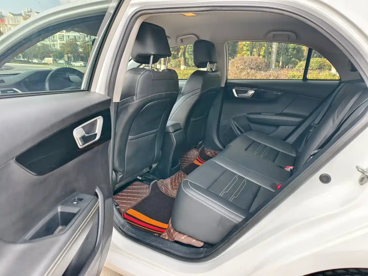 BYD Qin 2019 1.5L Manual Luxury Edition фото 9