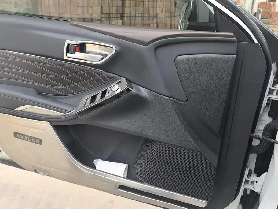 Toyota Avalon 2025 2024 Model Hybrid 2.5L XLE Prestige Edition