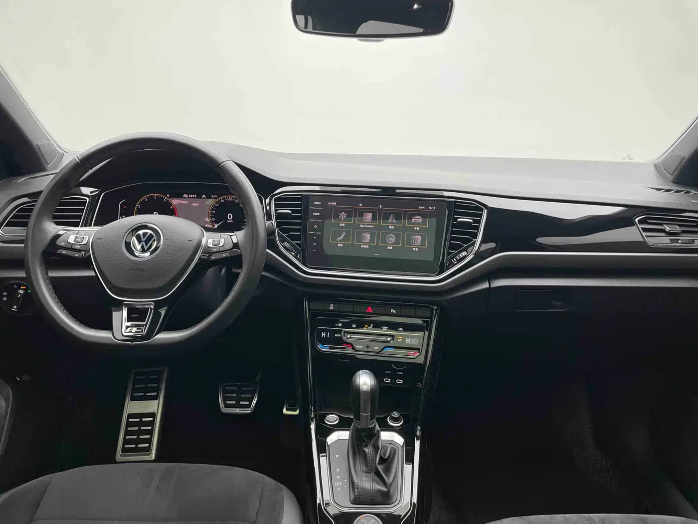 Volkswagen T-ROC 2021 Facelift 280TSI DSG 4WD Luxury Smart Connect Edition фото 15