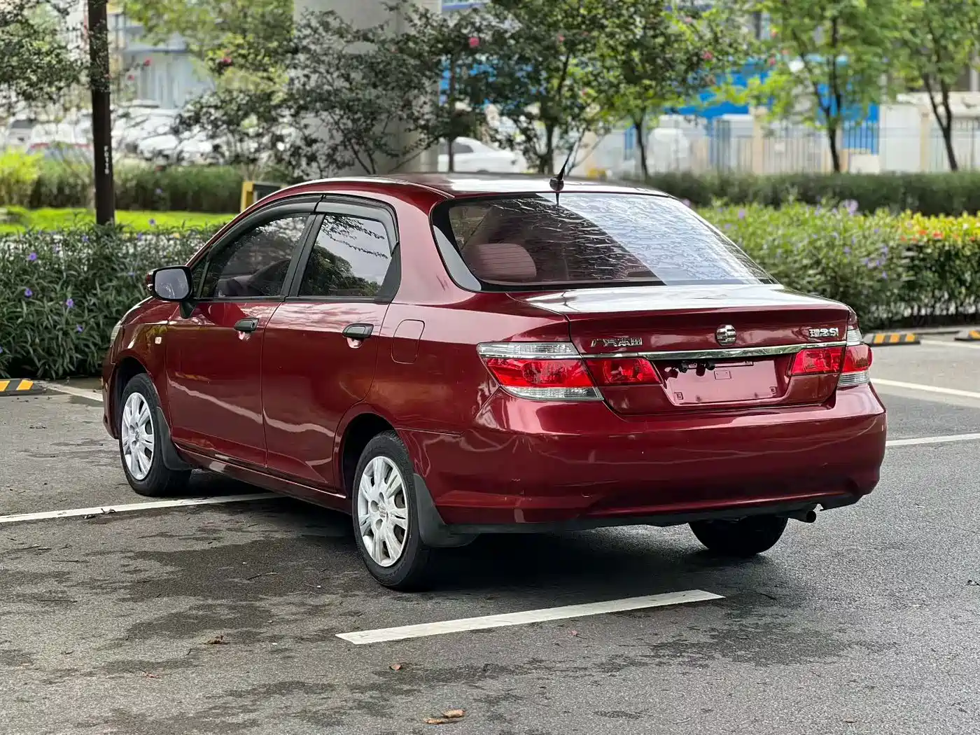 Everus S1 2011 2011 1.3L Manual Comfort