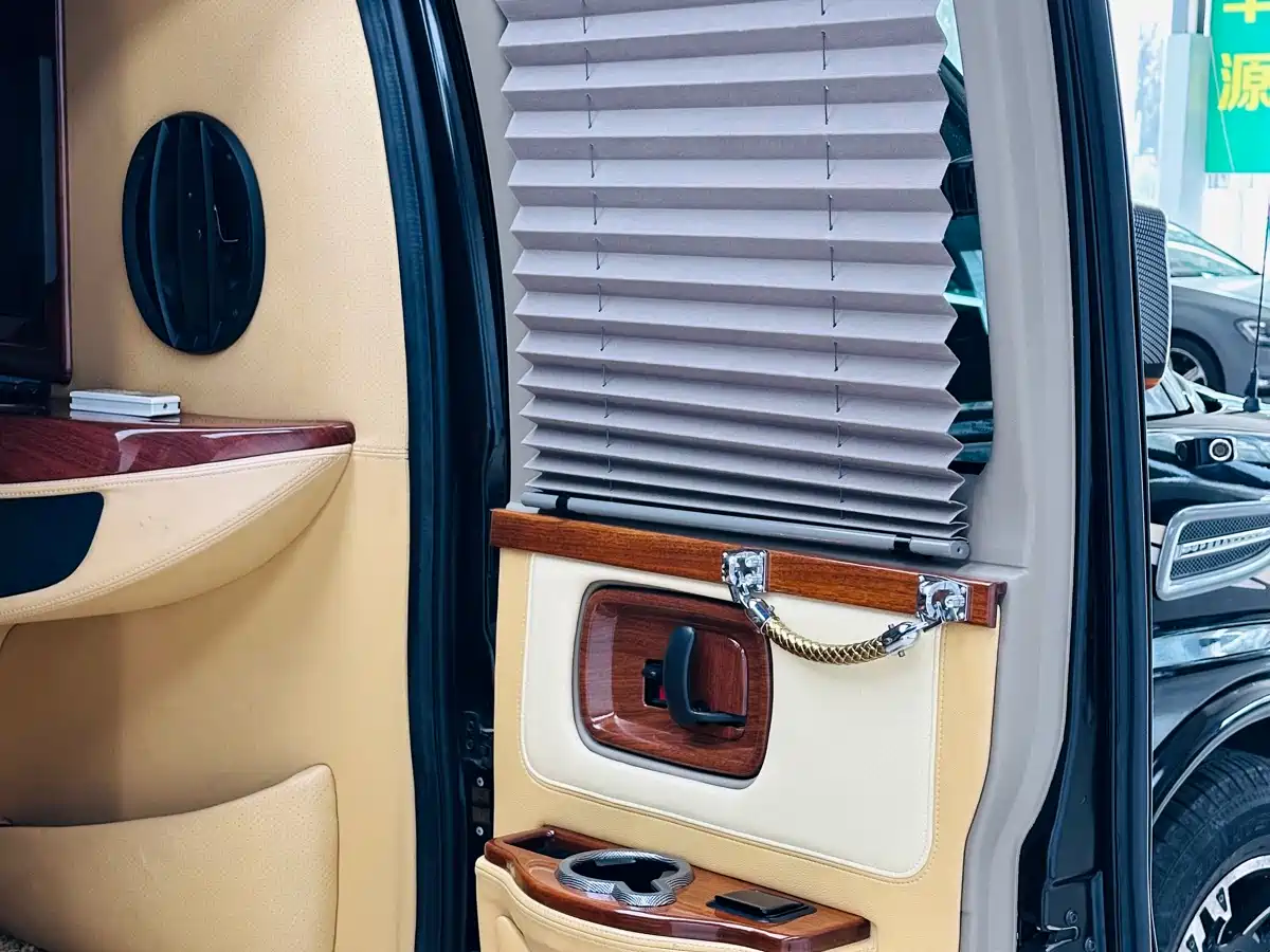 GMC Savana 2012 2011 6.0L Business Star 10-seater
