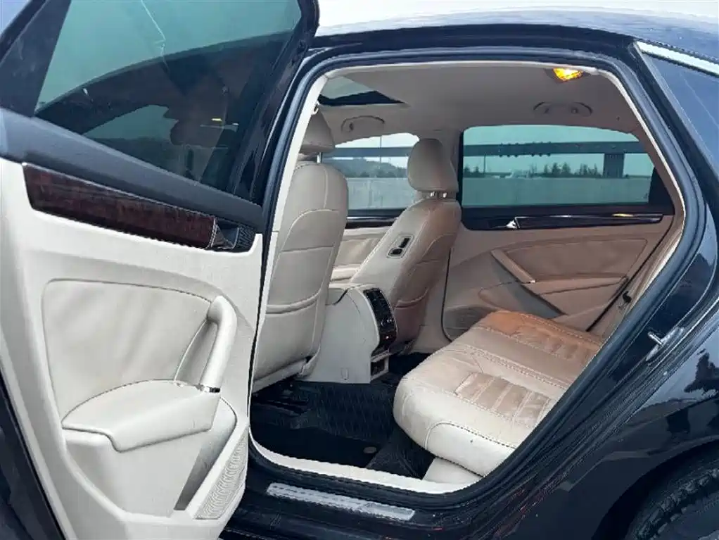 Volkswagen Passat 2013 2.0TSI DSG Zhizun фото 7