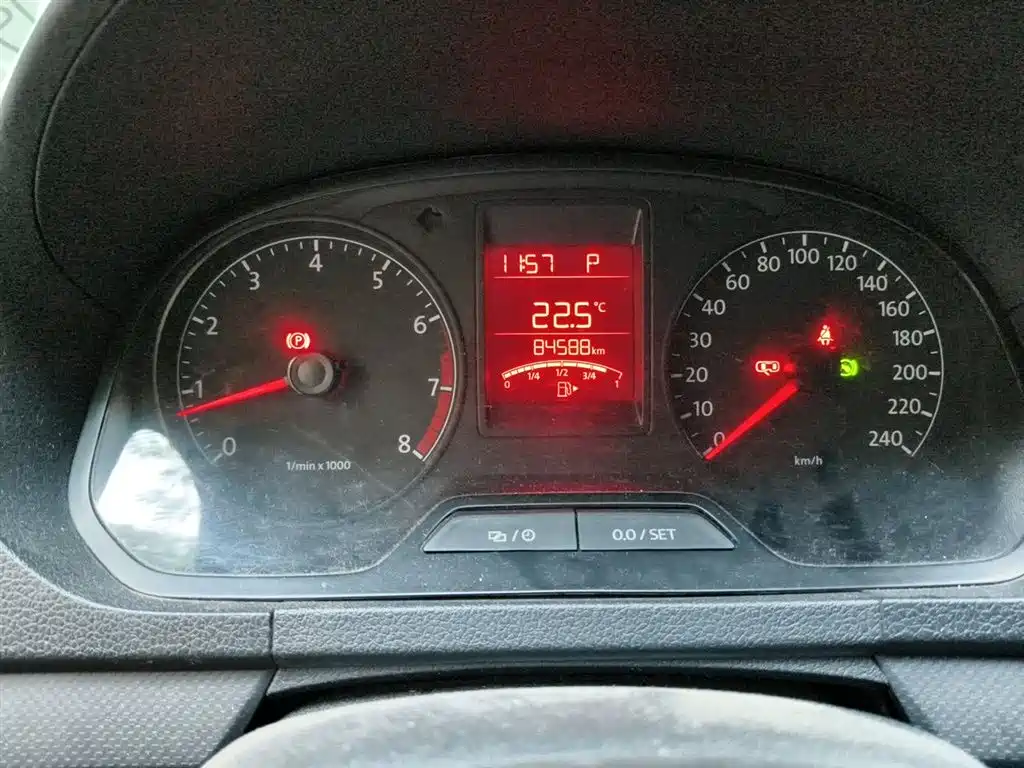 Volkswagen Jetta 2013 1.6L Automatic Fashion фото 5
