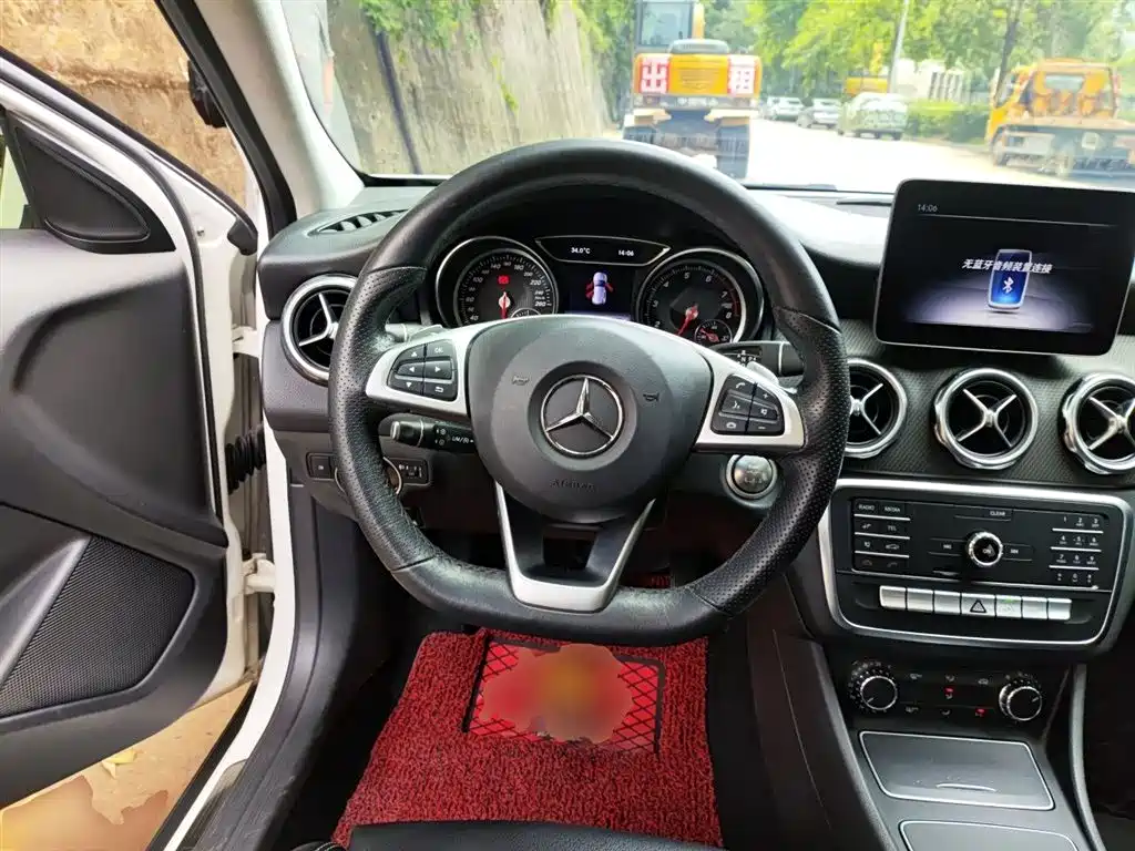 Mercedes-Benz GLA 2018 GLA 200 Dynamic фото 7