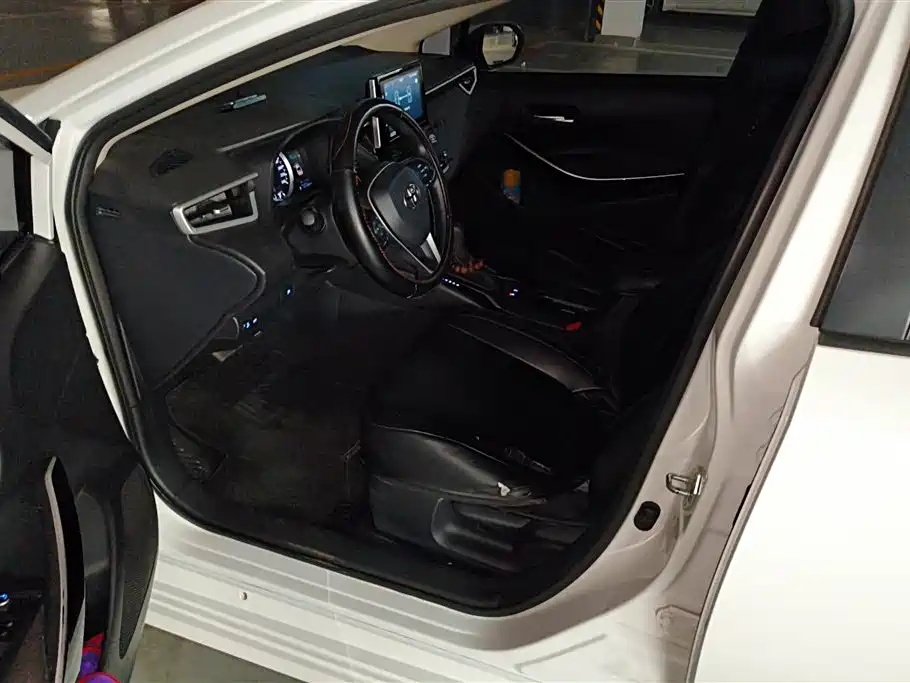 Toyota Corolla 2019 Hybrid 1.8L E-CVT GL-i Elite Edition фото 9