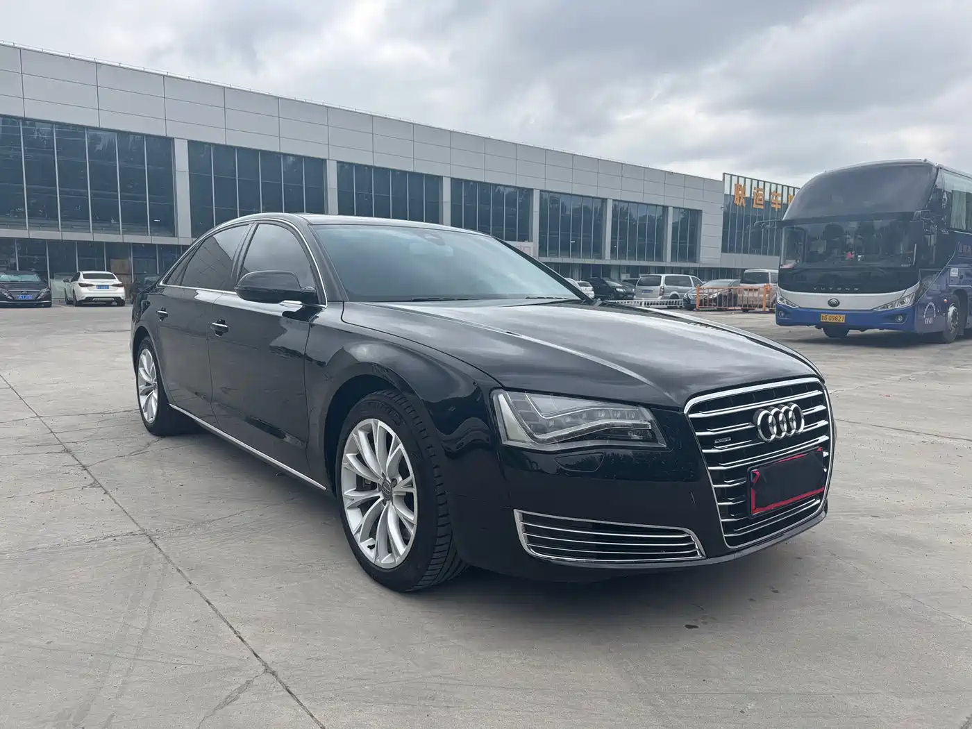 Audi A8 2013 A8L 55 TFSI quattro Luxury фото 4