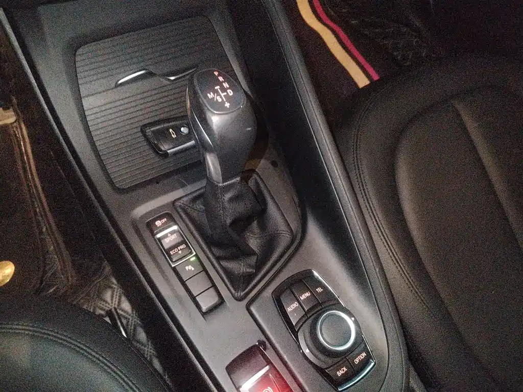 BMW X1 2016 sDrive18Li Premium Model фото 14