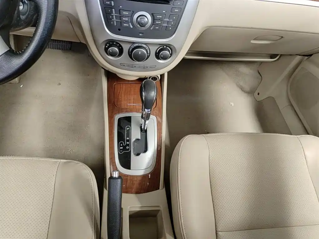 Buick Excelle 2013 1.5L Automatic Exclusive фото 14