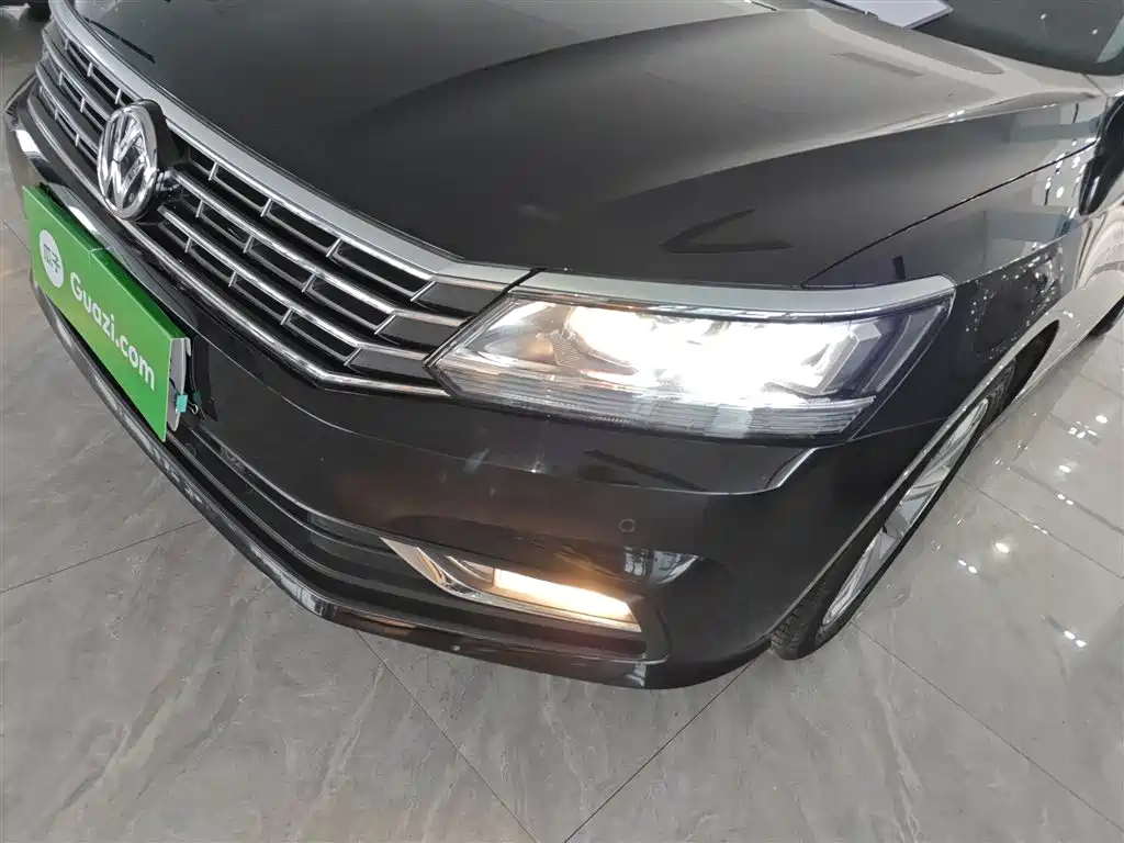 Volkswagen Passat 2017 330TSI DSG Prestige фото 19