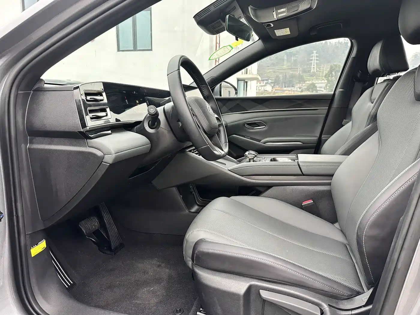 BYD Qin L 2024 DM-i 80KM Leading Edition фото 12