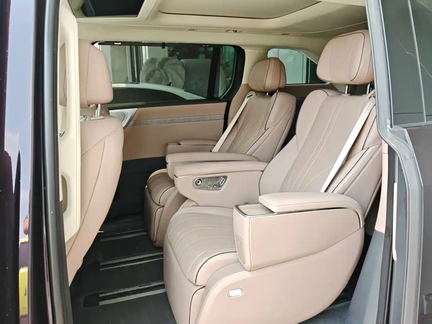 XPeng X9 2025 2025 Extended Range Edition