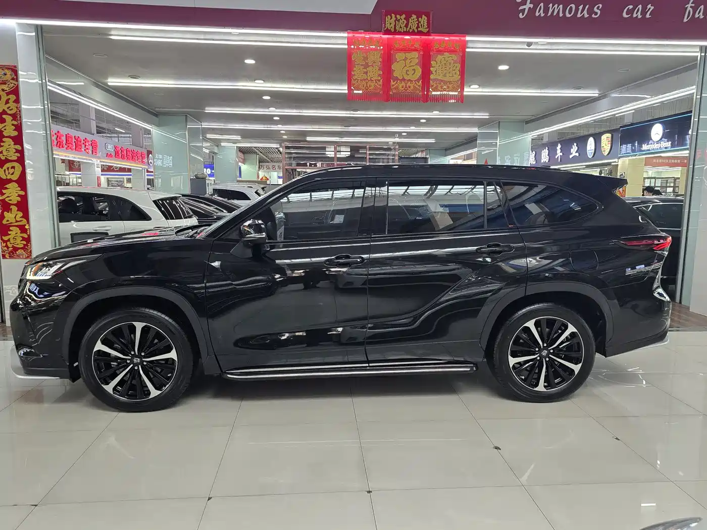 Toyota Crown Kluger 2024 2.5L HEV 4WD Luxury Edition фото 4