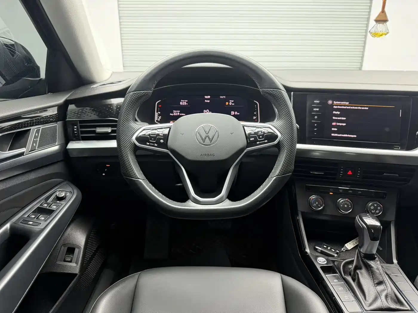 Volkswagen Passat 2024 280TSI Business Edition фото 13