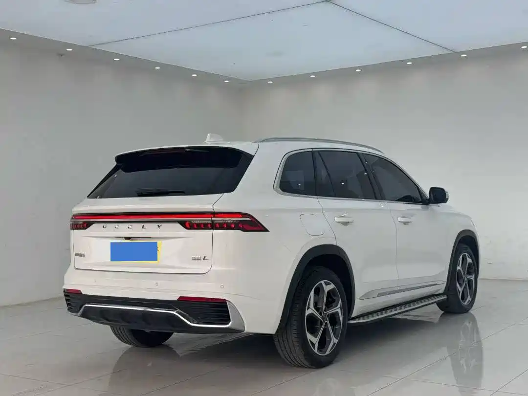 Фото 8 - Geely Monjaro