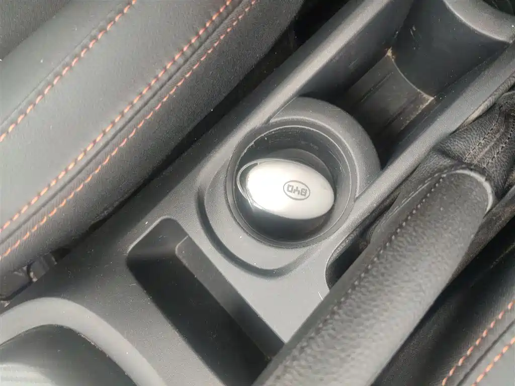 BYD Yuan 2016 1.5L Automatic Luxury фото 9