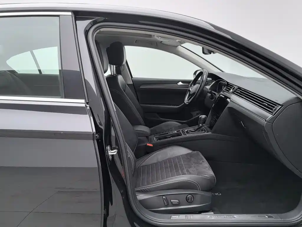 Фото 23 - Volkswagen Magotan