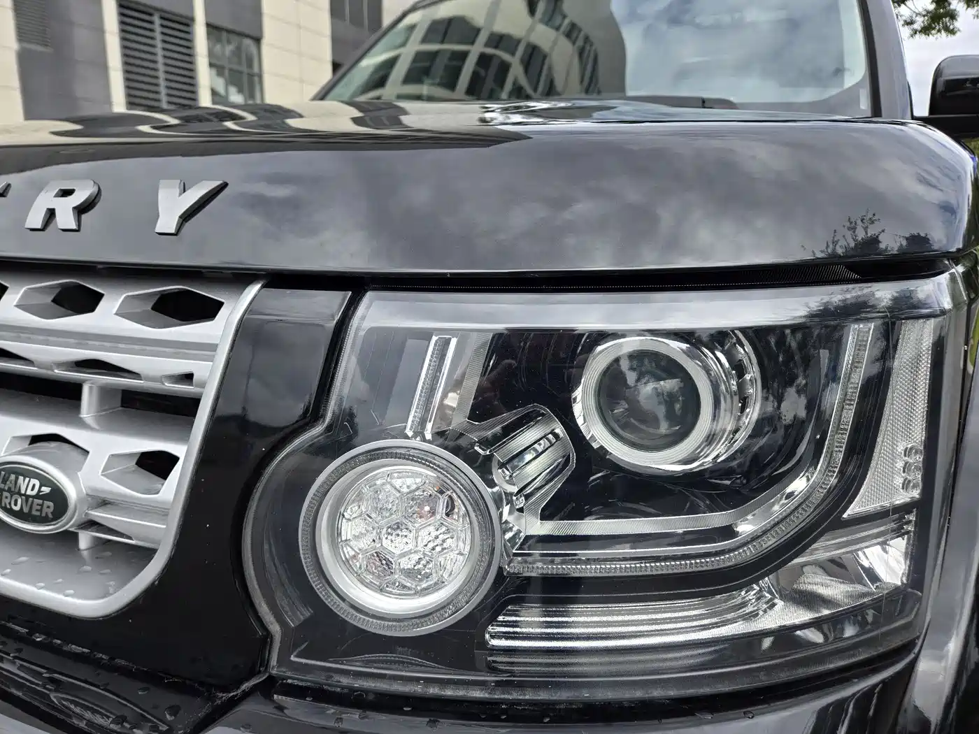 Land Rover Discovery 2015 3.0 SDV6 HSE Diesel фото 6