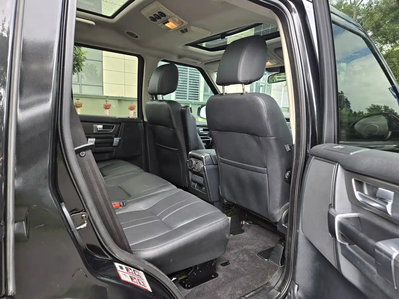 Land Rover Discovery 2015 3.0 SDV6 HSE Diesel фото 13