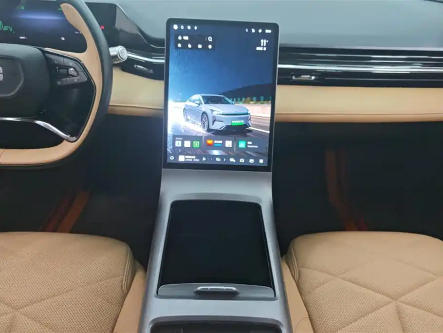 Geely Galaxy Galaxy L6 2024 125km PLUS Soaring Dragon Edition фото 16