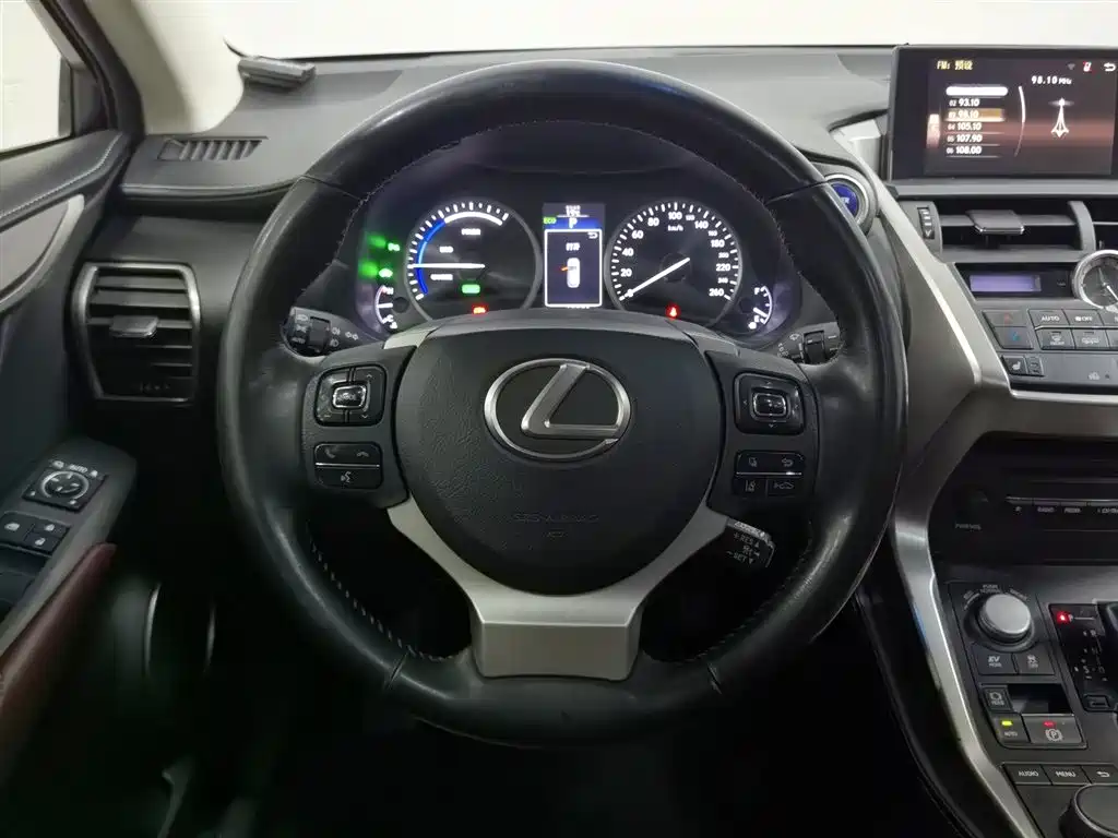 Lexus NX 2015 300h AWD F SPORT фото 11