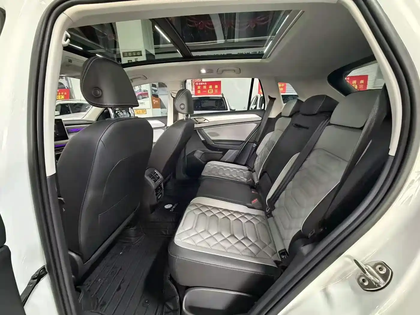 Volkswagen Tayron 2023 380TSI 4WD R-Line High-Performance Edition фото 8