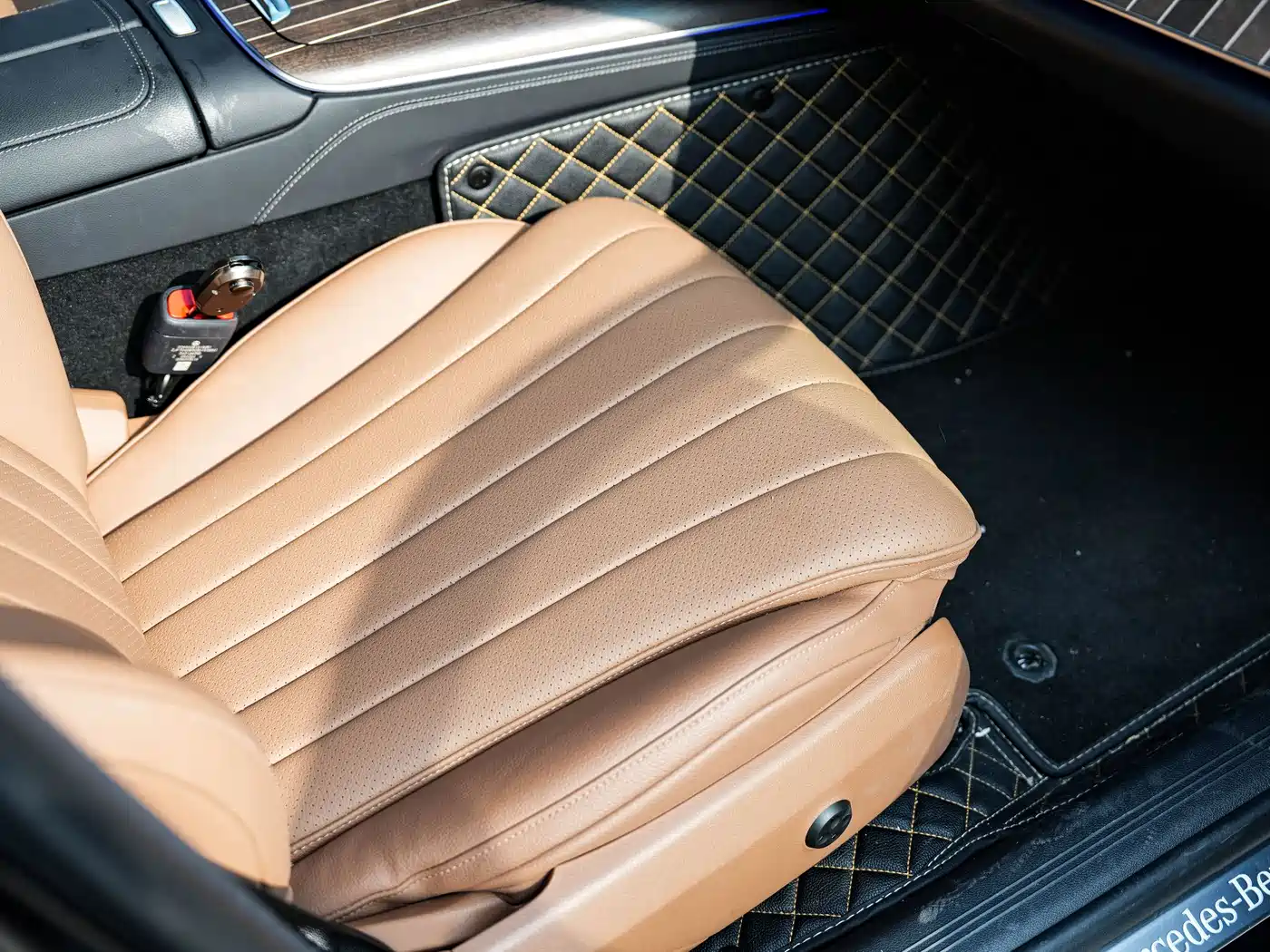 Mercedes-Benz E-Class 2024 E 300 L Fashion фото 19