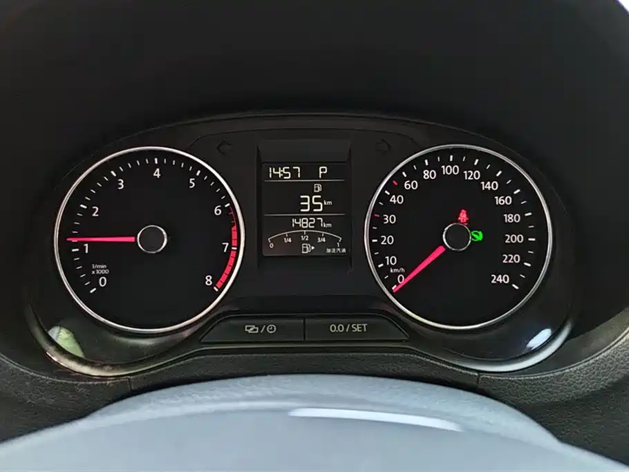 Volkswagen Polo 2016 1.6L Automatic Comfort фото 14