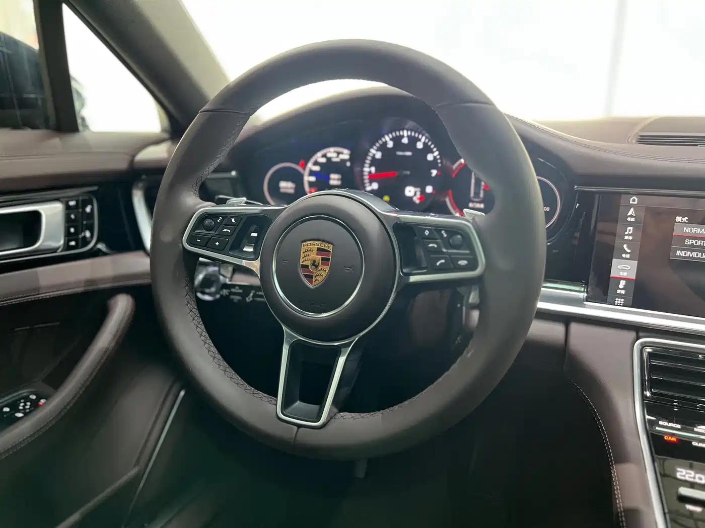 Porsche Panamera 2017 Panamera Executive Long Wheelbase 3.0T фото 12