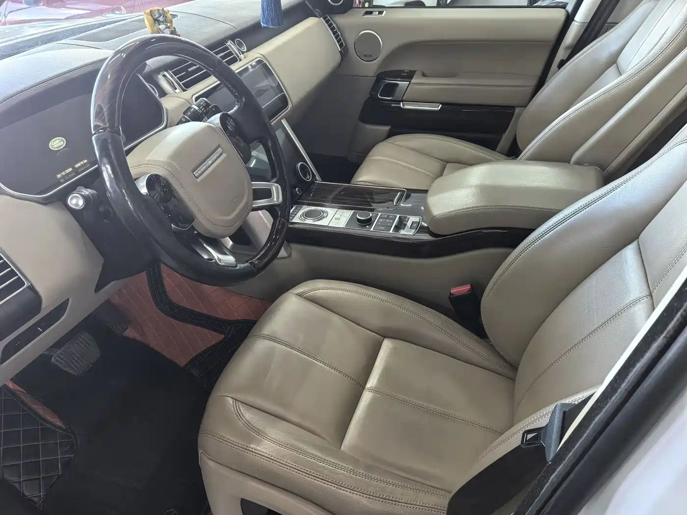 Land Rover Range Rover 2017 3.0 SC V6 Golden Age Edition фото 8