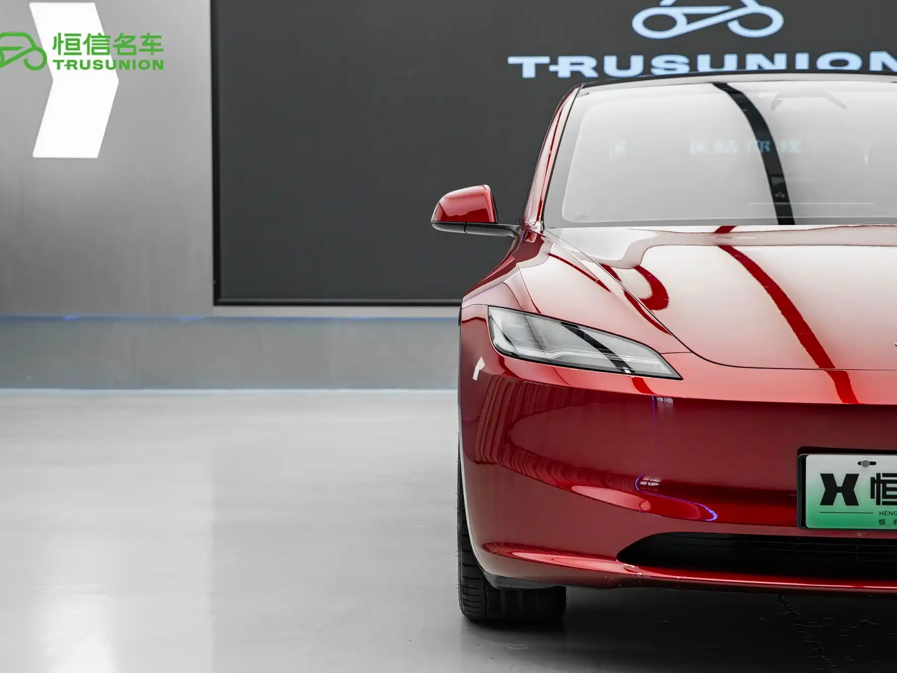 Фото 8 - Tesla Model 3