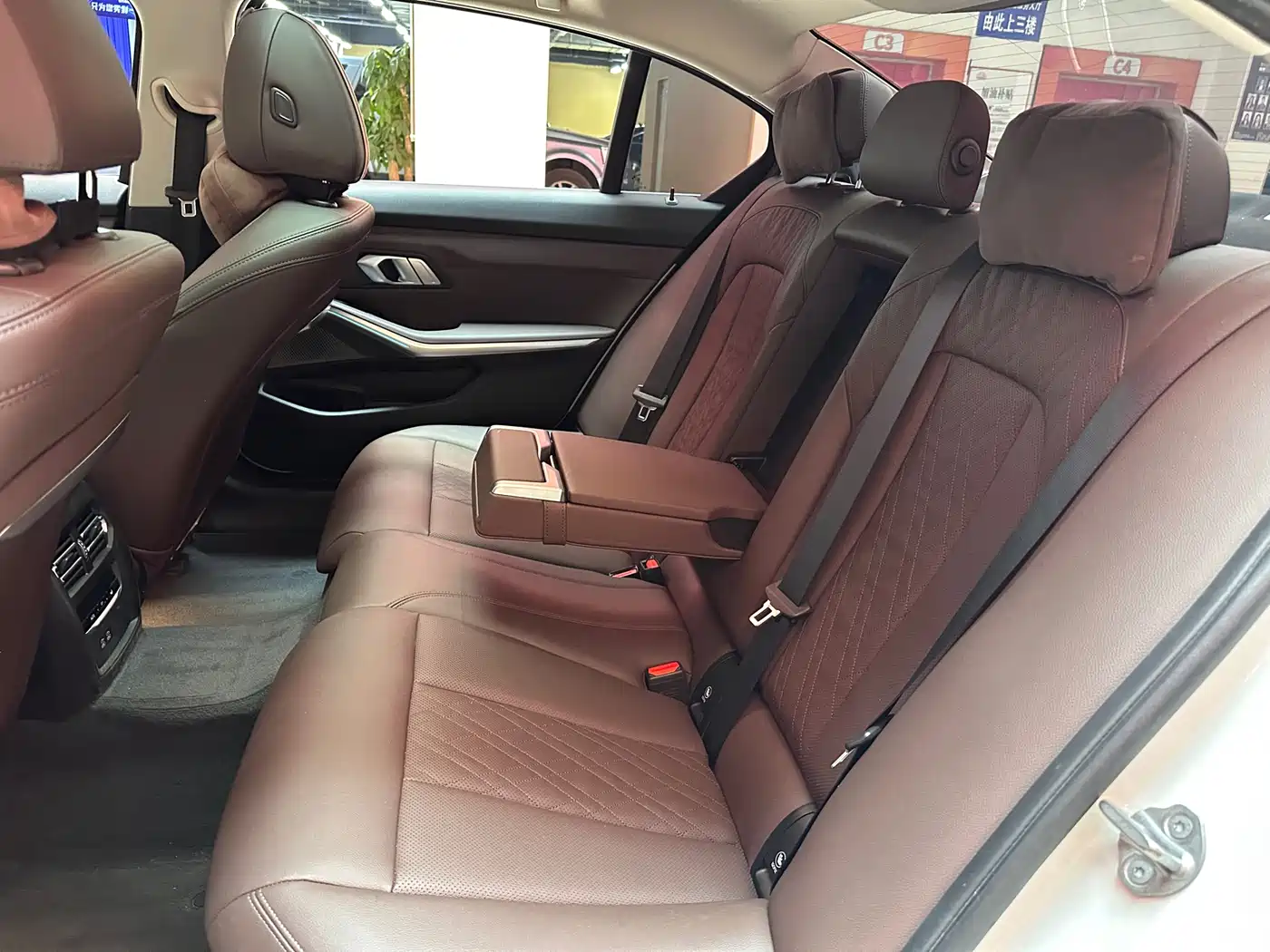 BMW i3 2024 eDrive 35 L фото 16