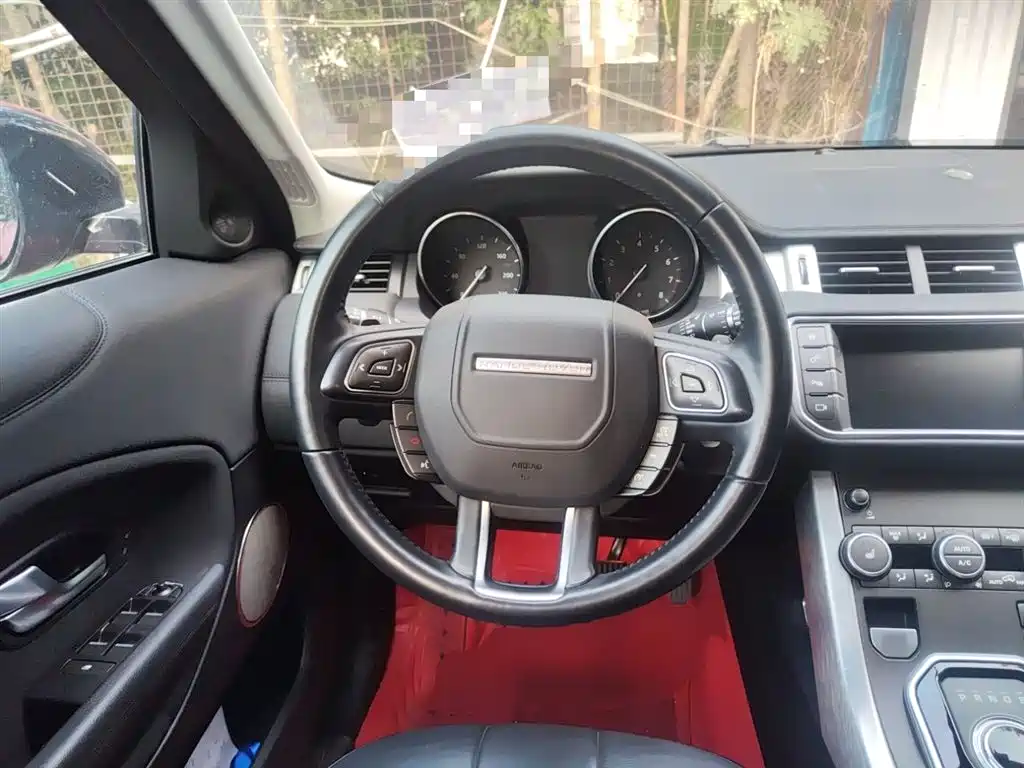 Land Rover Range Rover Evoque 2017 2.0T SE Smart Shine Edition фото 3