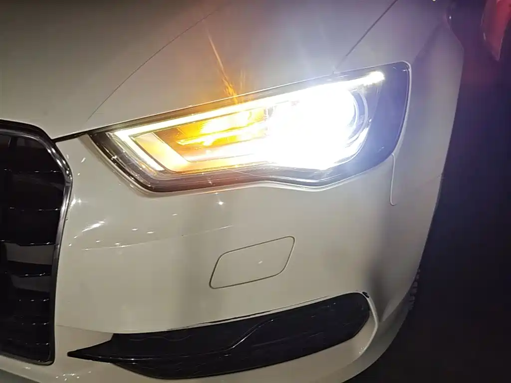 Audi A3 (Import) 2014 Limousine 40 TFSI S line Comfort фото 24