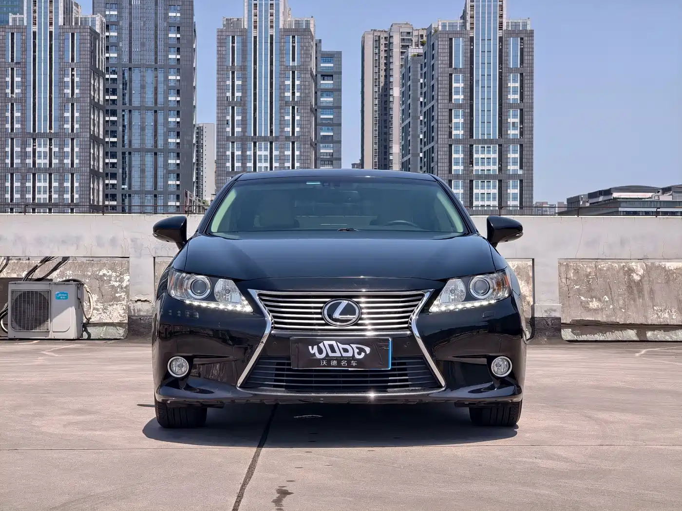 Photo 4 - Lexus ES