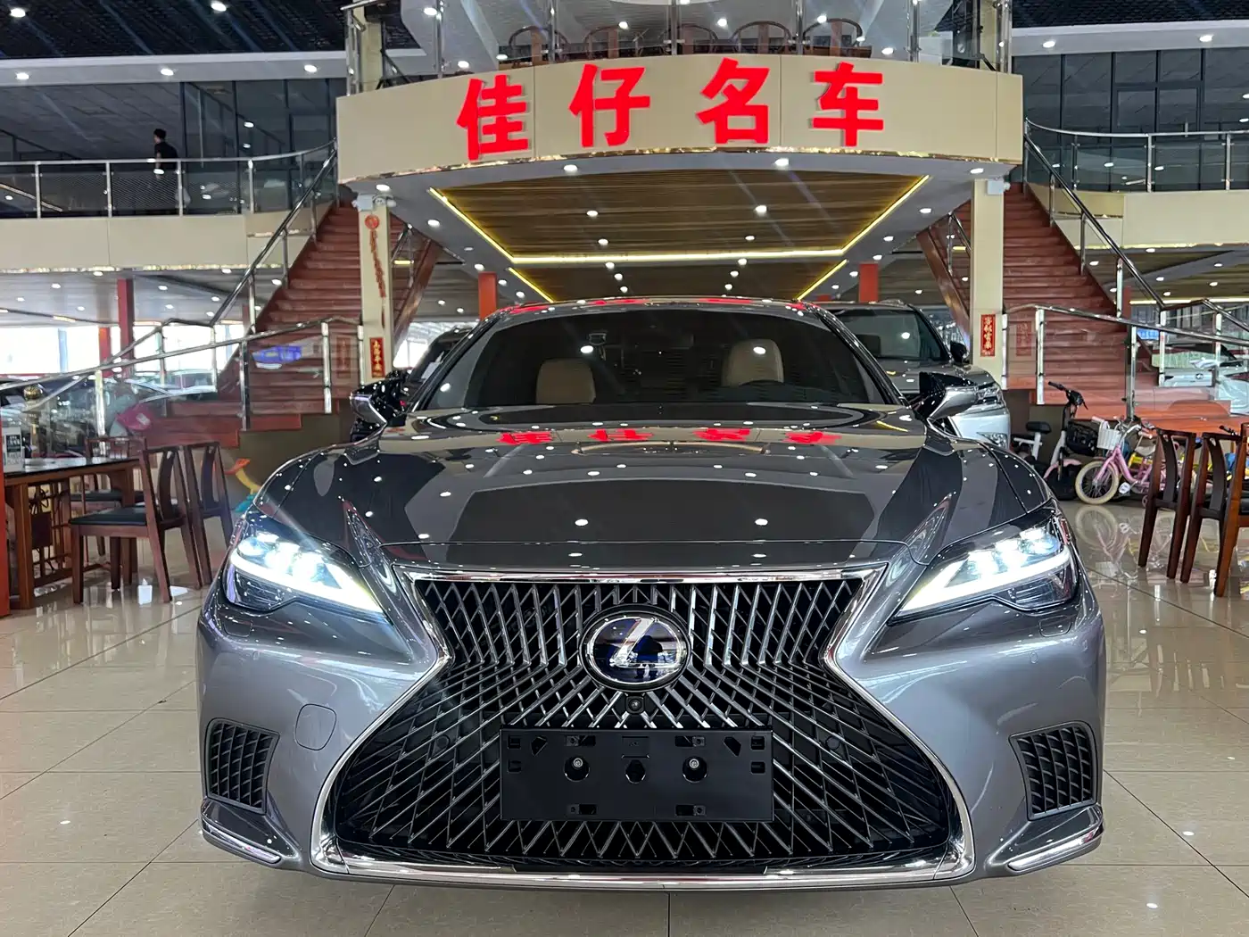 Lexus LS 2021 500h Excellence Edition фото 2