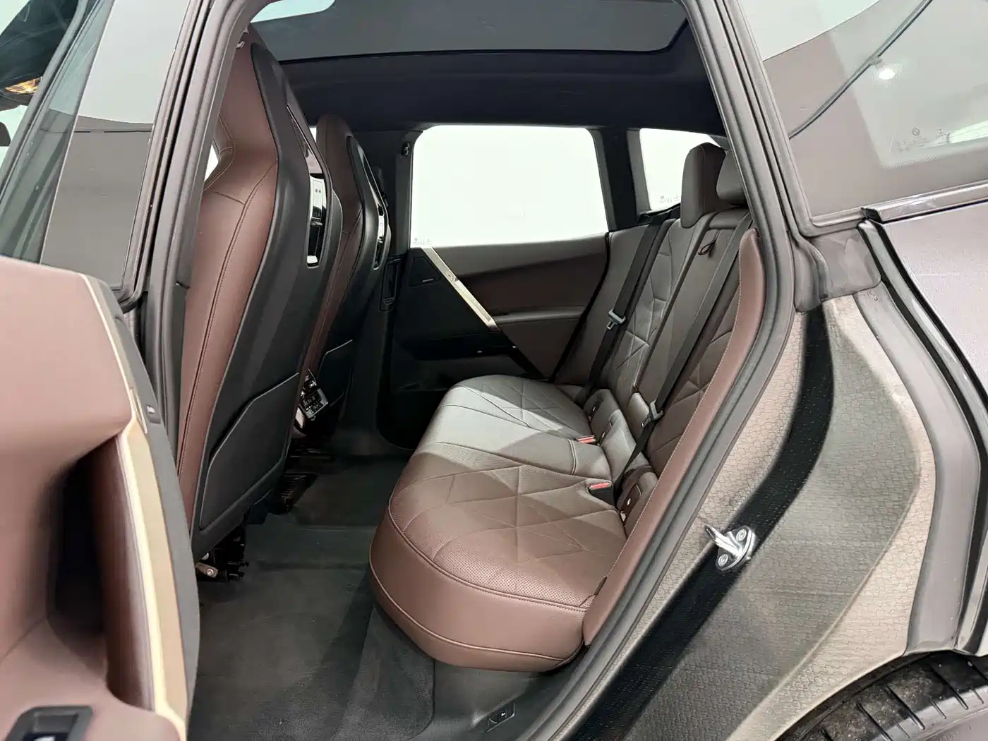 BMW iX 2022 xDrive40 фото 16