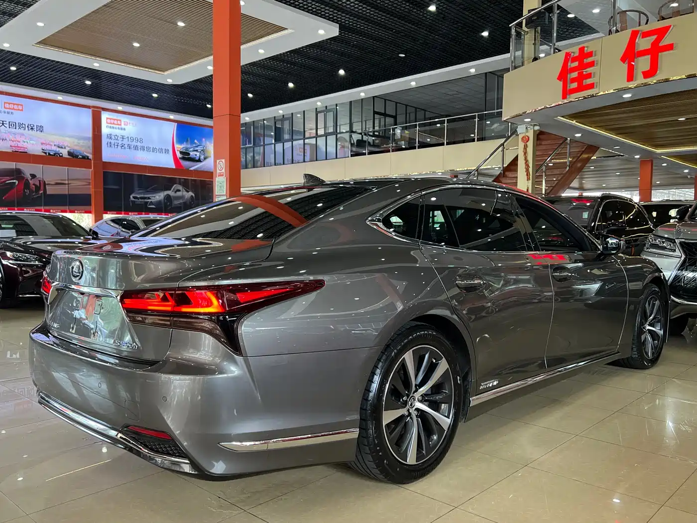 Lexus LS 2021 500h Excellence Edition фото 5