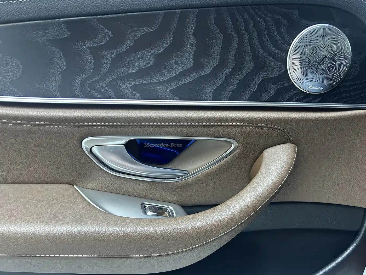 Mercedes-Benz E-Class 2016 E 300 L Sport Fashion Type фото 14