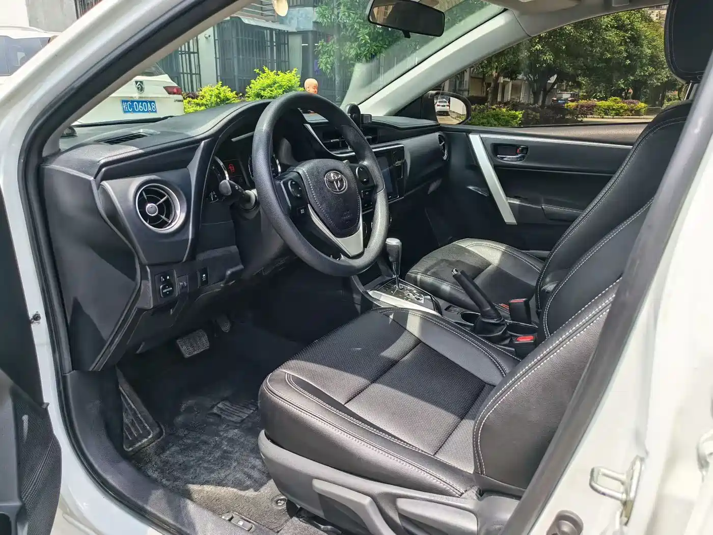 Toyota Corolla 2017 Facelift 1.2T S-CVT GL-i фото 5
