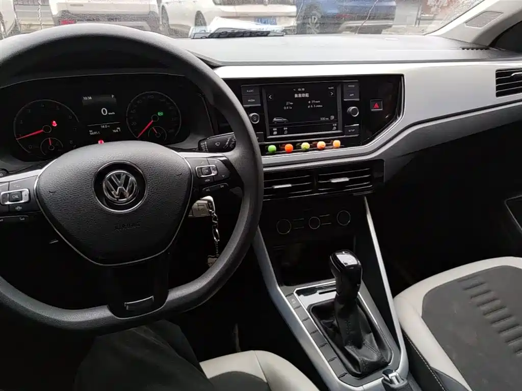 Volkswagen Polo 2019 Plus 1.5L Automatic Colorful Tech Edition фото 13