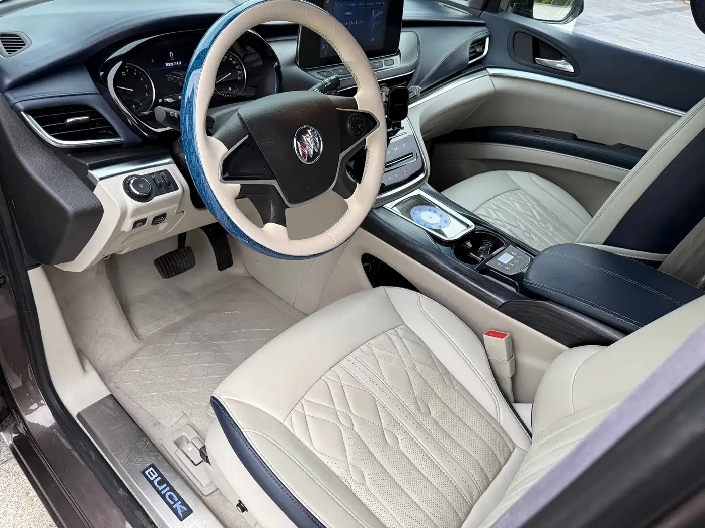 Buick GL8 2021 Land Business Class 652T Luxury фото 9