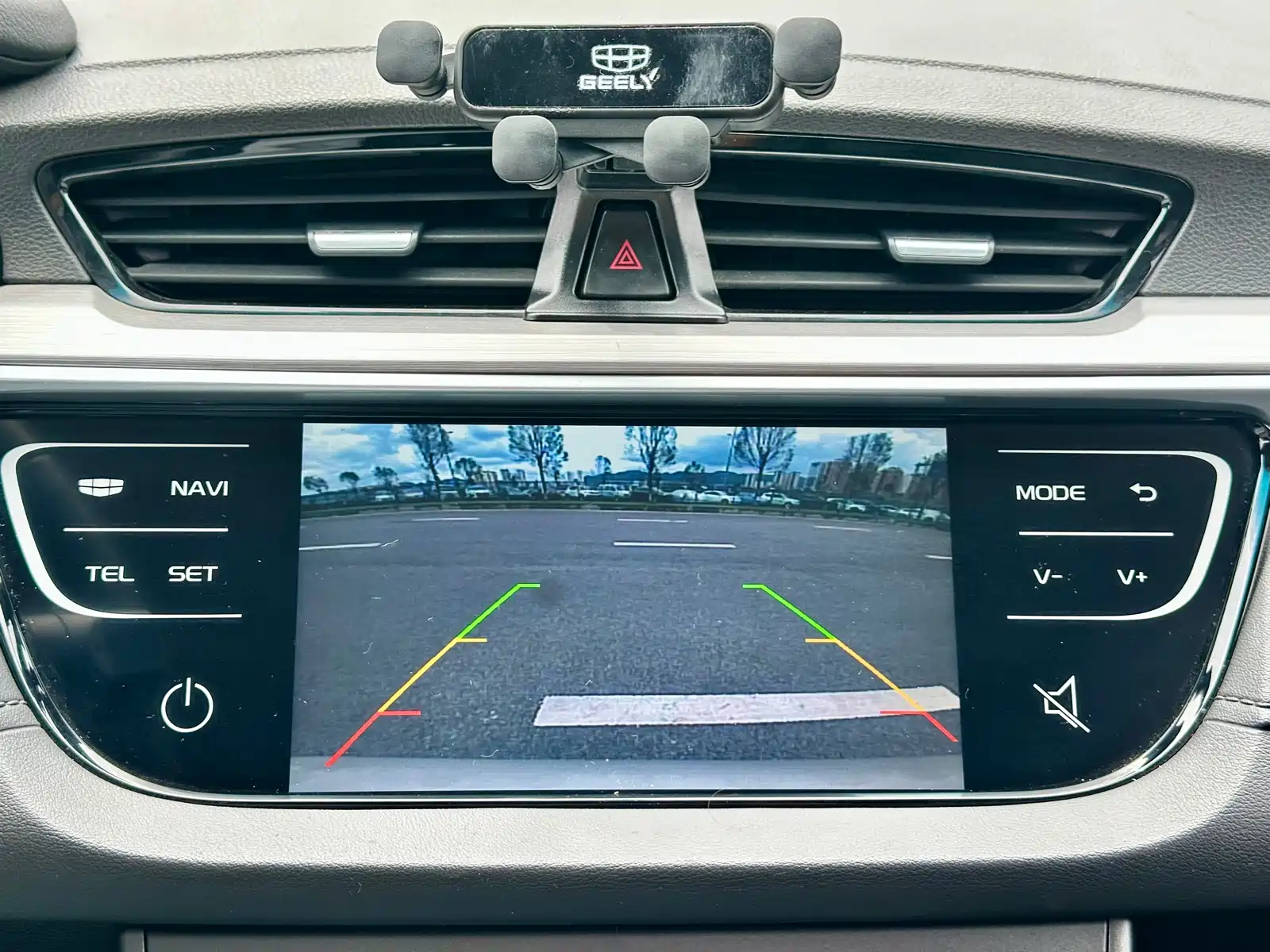 Фото 42 - Geely Vision S1