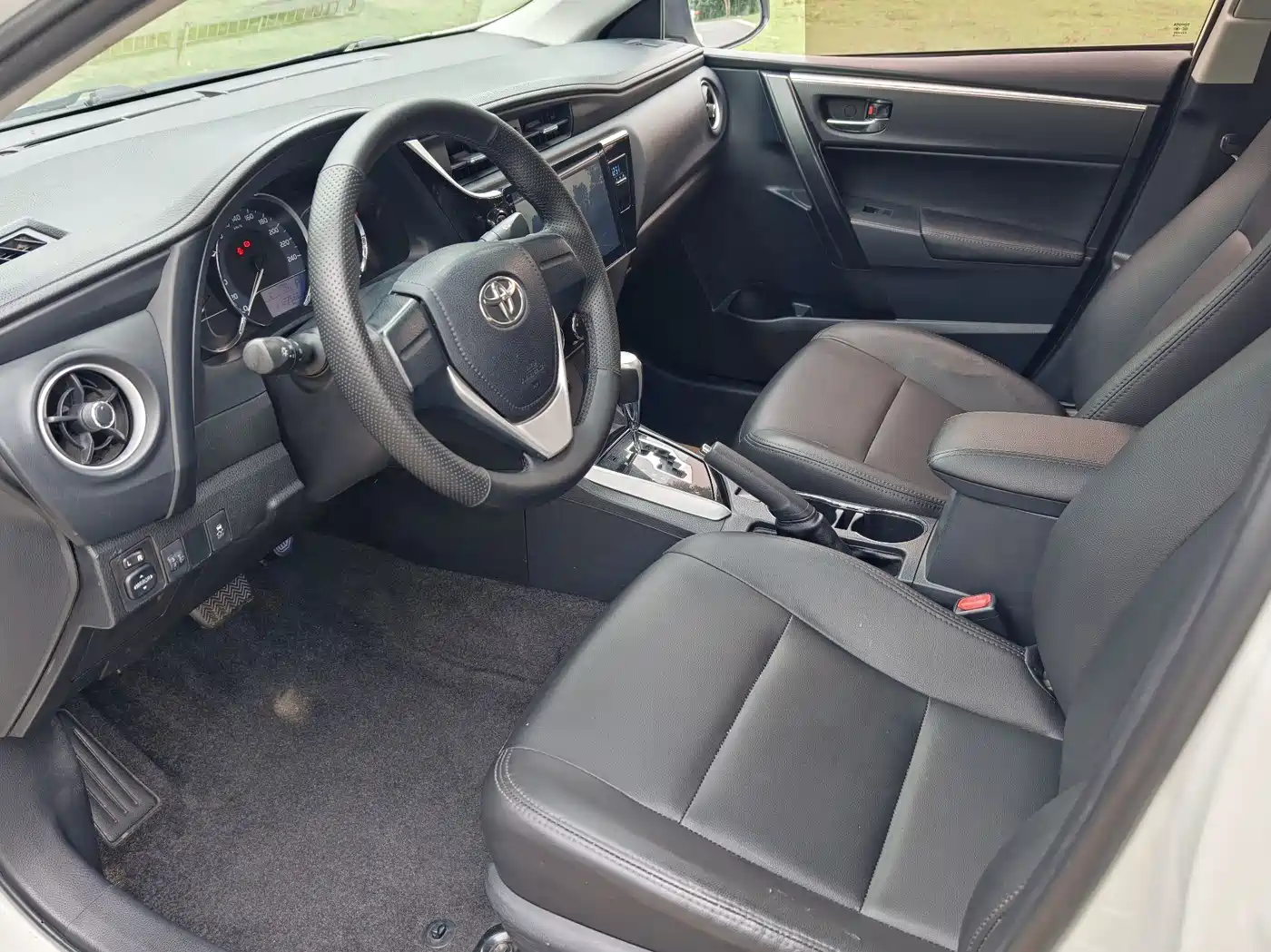 Toyota Corolla 2017 Facelift 1.2T S-CVT GL фото 4