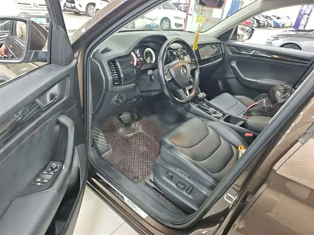 Škoda Kodiaq 2018 Facelift TSI330 5-seat 2WD Premium Luxury Edition фото 16