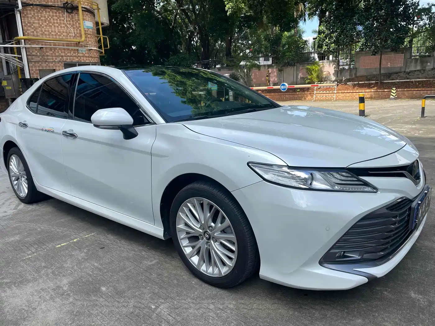 Toyota Camry 2021 2.5G Luxury Edition фото 3