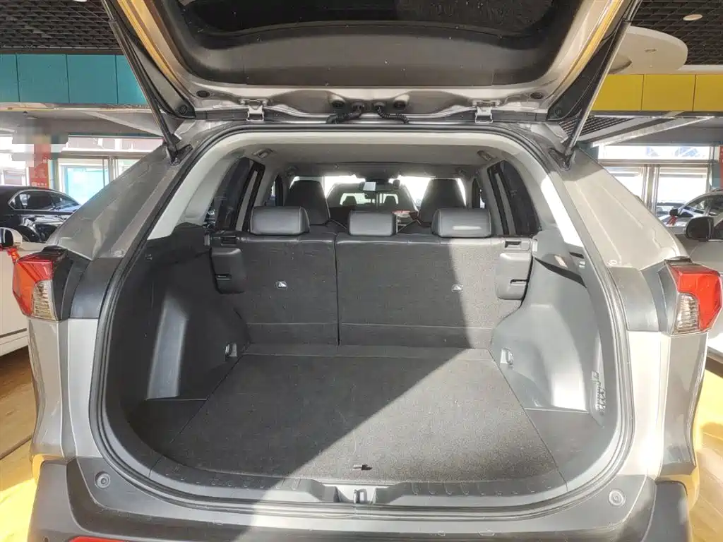 Toyota RAV4 Rongfang 2022 2.0L CVT 2WD Trend Plus Edition фото 18