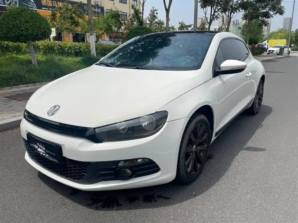 Volkswagen Scirocco 2011 1.4TSI Comfort фото 2