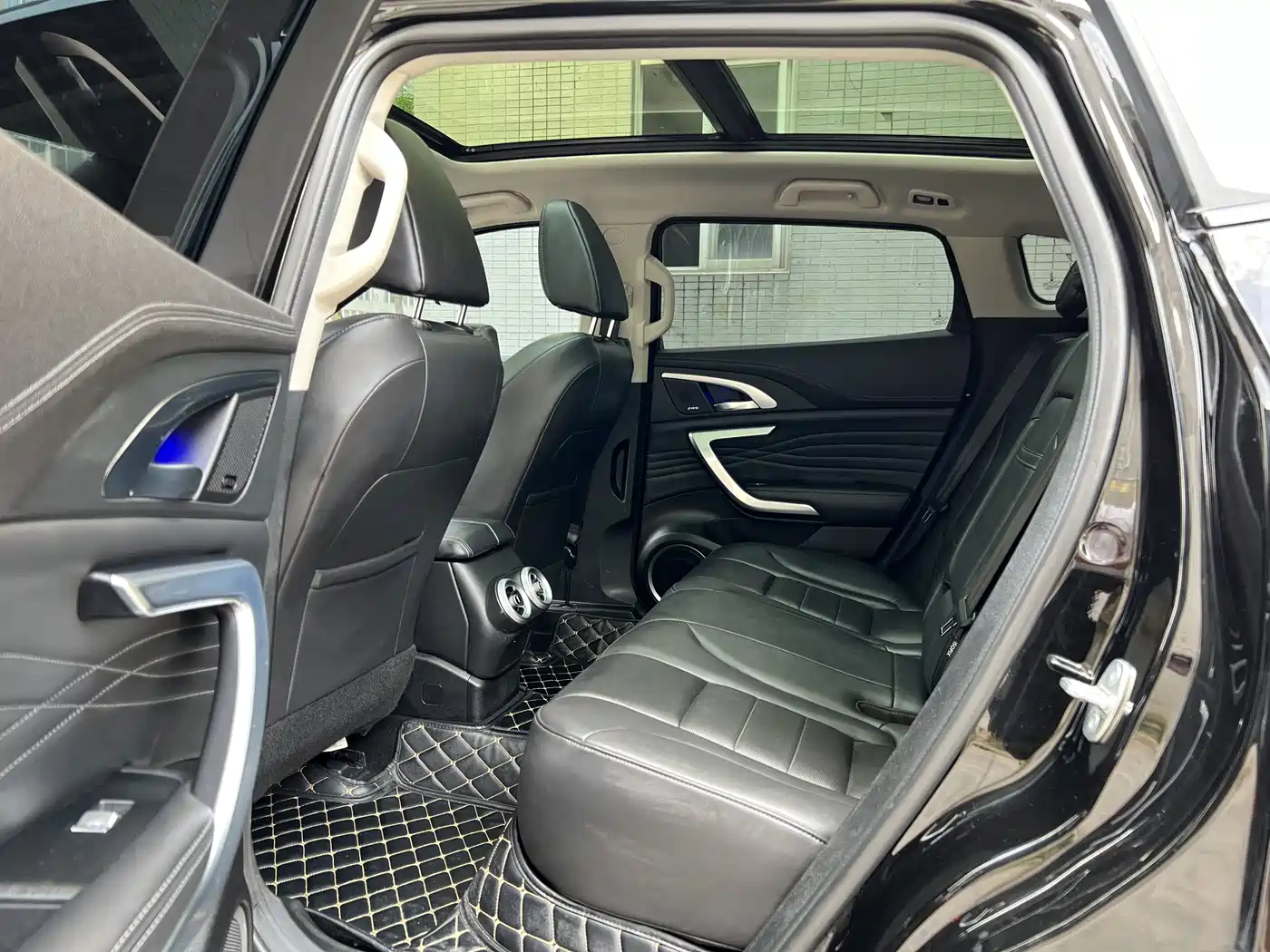 WEI PAI WEI BRAND VV7